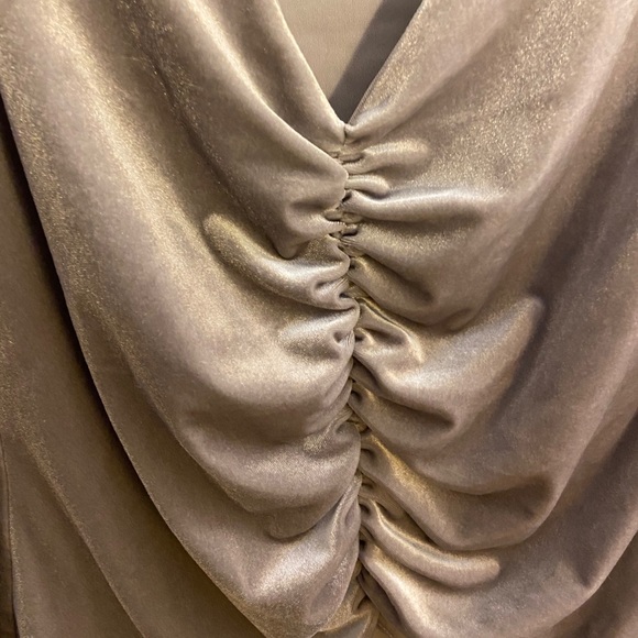 Urban outfitters velvet top - Picture 2 of 3